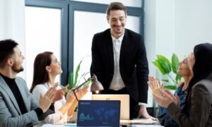 Read more about the article Creative Ways Leaders Keep Teams Motivated