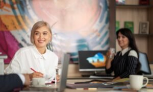 Read more about the article The Hidden Challenges Women Leadership Faces in Virtual Workspaces
