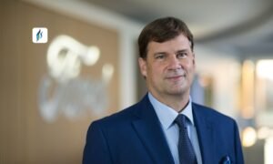 Read more about the article Ford CEO Jim Farley Warns a Blue-Collar Worker Shortage Could Slow AI Data Centers and U.S. Reshoring