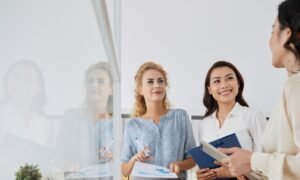 Read more about the article The Leadership Advantage of Women