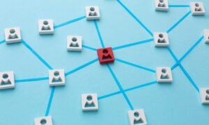 Read more about the article How Flat Structures and Empowered Teams Drive Performance