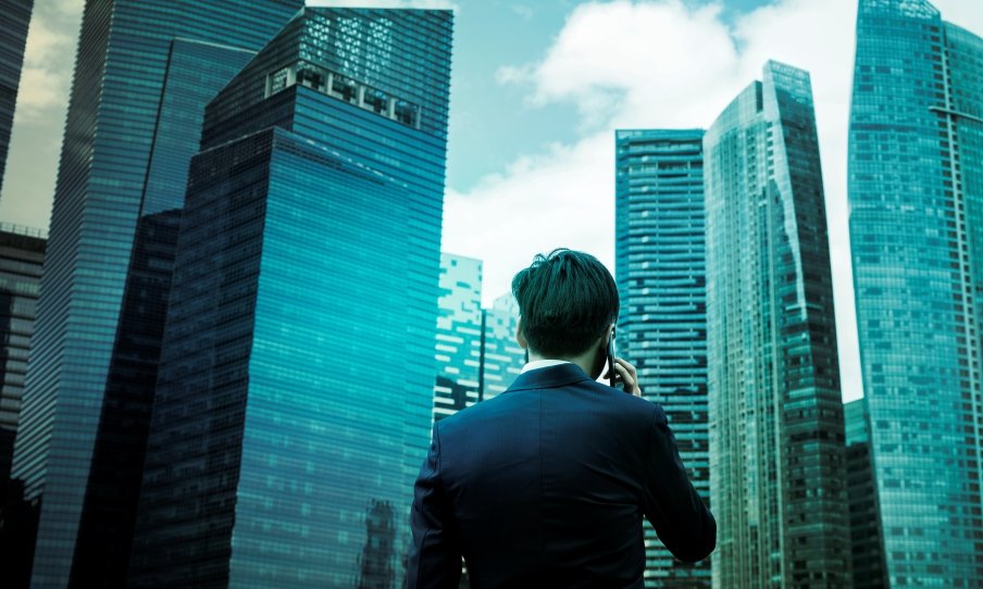 How Can Businesses Manage Risk in an Uncertain Global Economy?